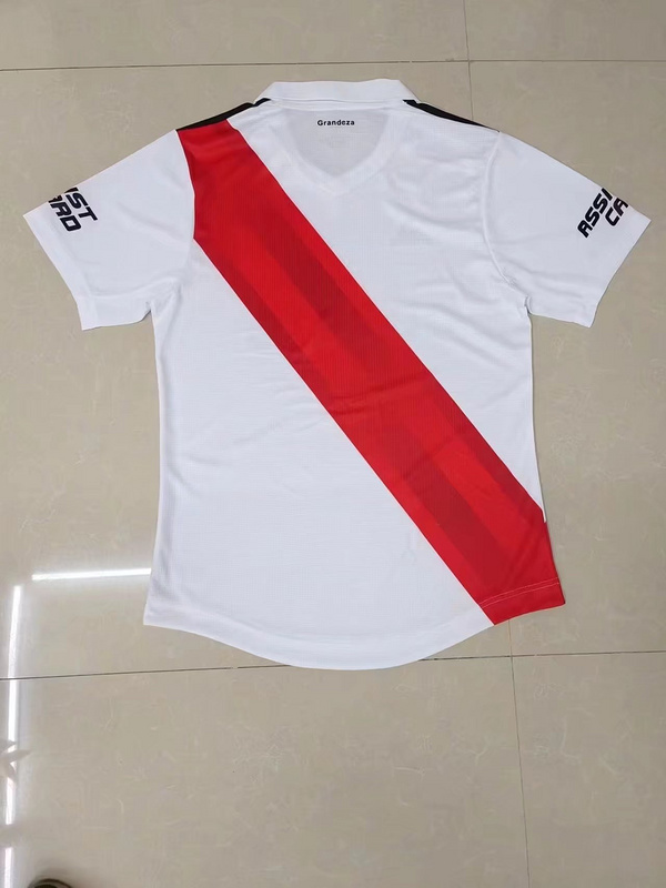 22-23 River Plate home